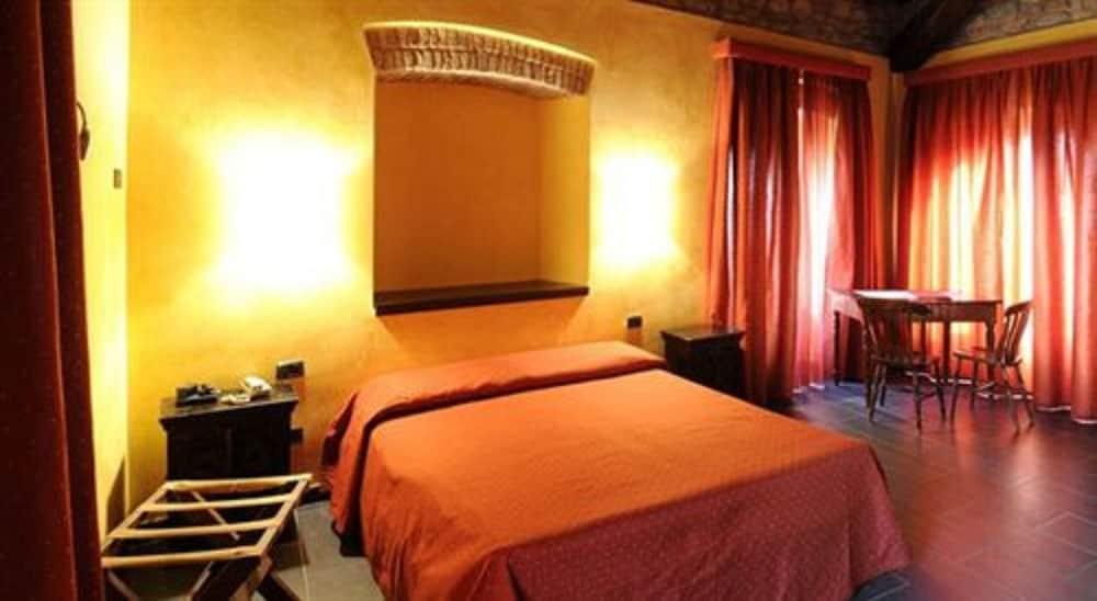Relais & Spa Castello Di Casiglio แอร์บา ภายนอก รูปภาพ
